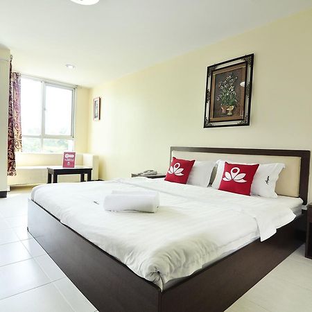 Aryan Suites Hotel Bangkok Buitenkant foto