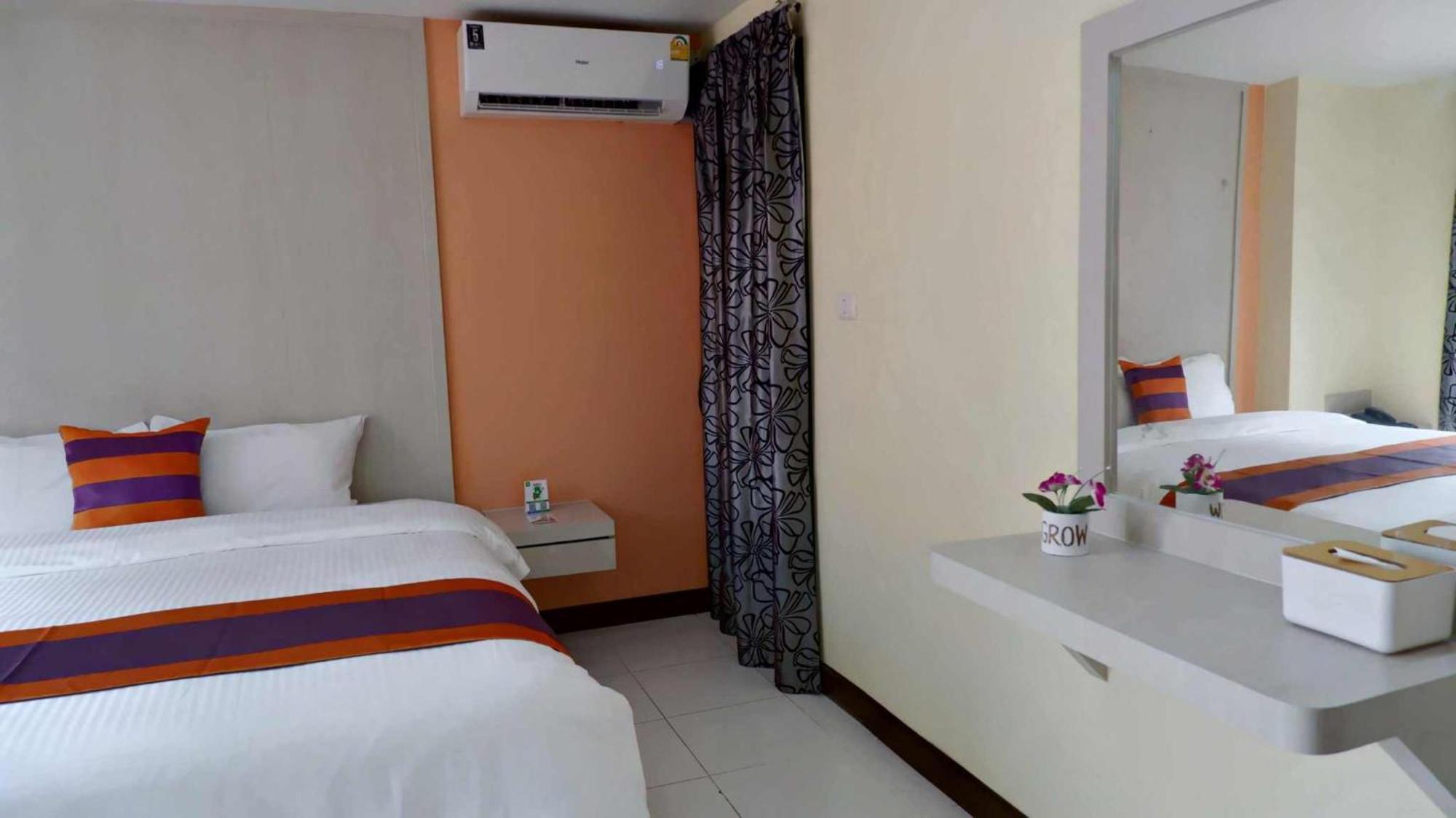 Aryan Suites Hotel Bangkok Buitenkant foto