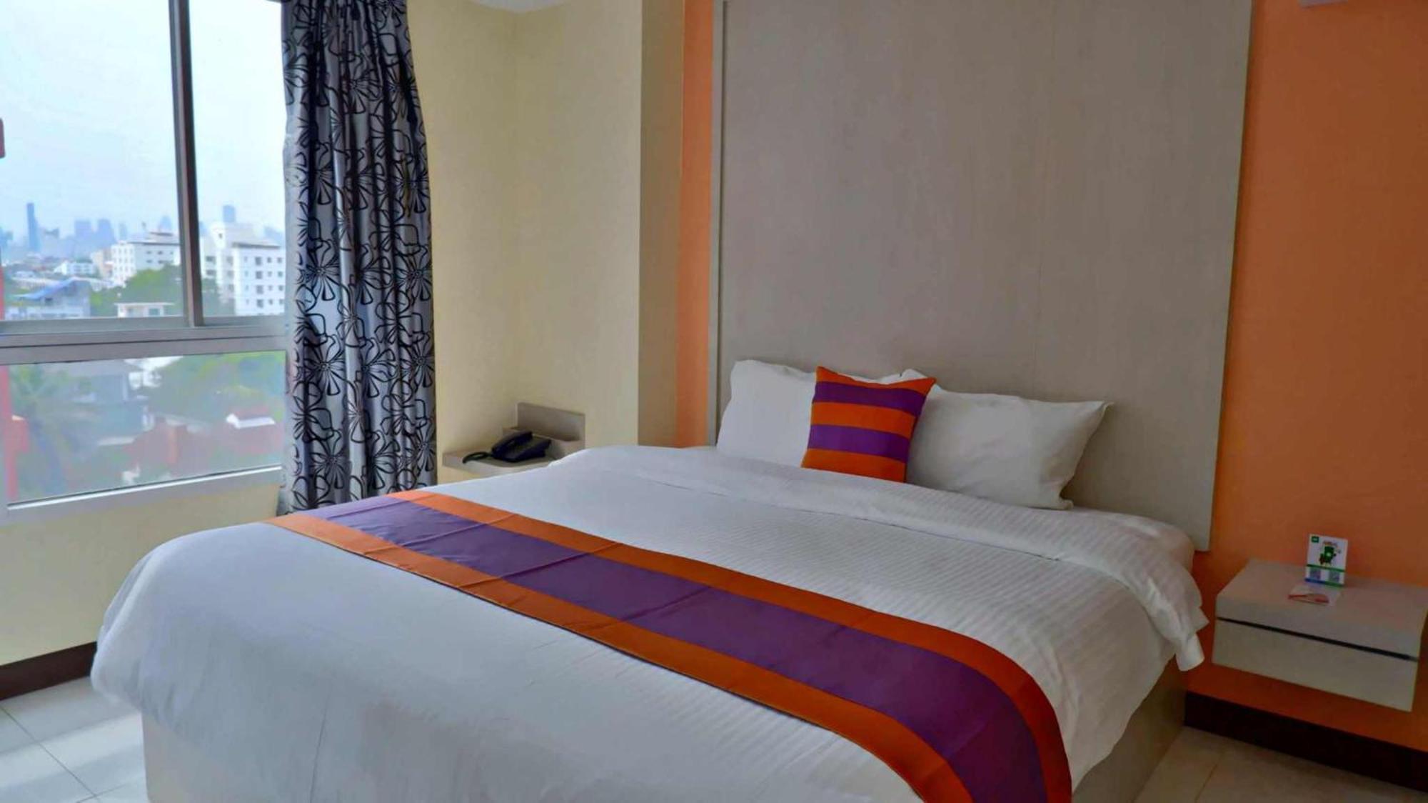 Aryan Suites Hotel Bangkok Buitenkant foto