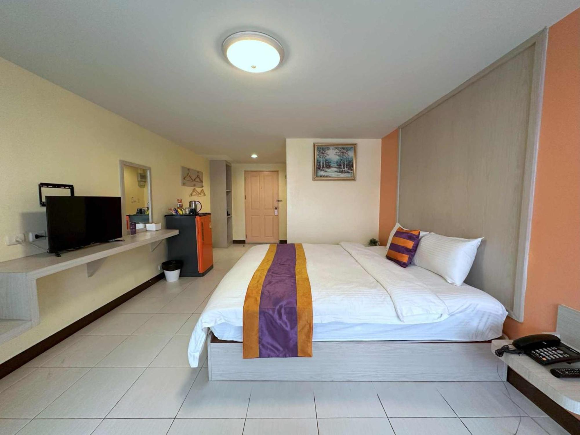 Aryan Suites Hotel Bangkok Buitenkant foto