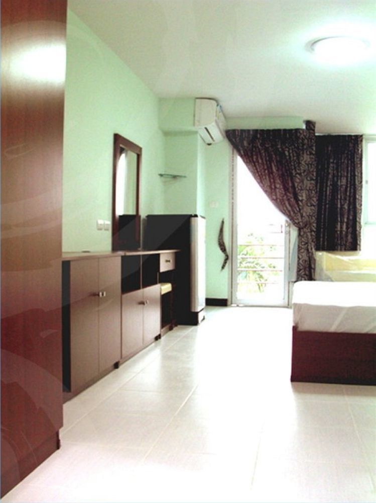 Aryan Suites Hotel Bangkok Buitenkant foto