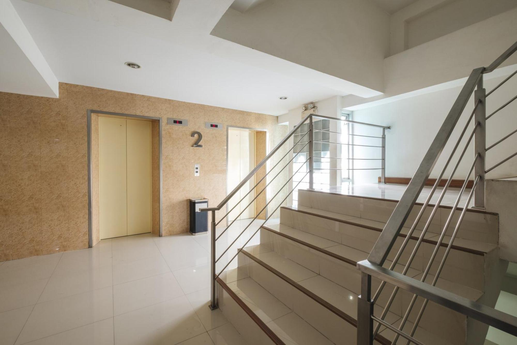 Aryan Suites Hotel Bangkok Buitenkant foto