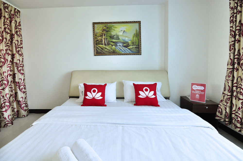 Aryan Suites Hotel Bangkok Buitenkant foto